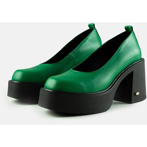 D/CEO Silver pumps Lepley Cene