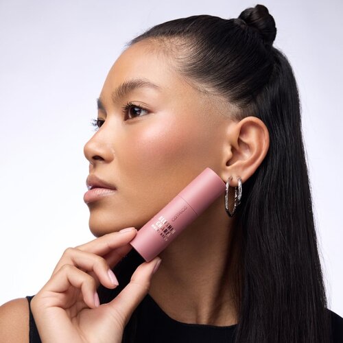Catrice Blushin&amp;#039; Charm Multi Stick rdečilo z osvetljevalcem v paličici odtenek 050 Radiant Honey 5.5 g Slike