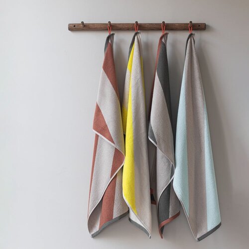 Mette Ditmer Denmark Rumene frotirne brisače iz organskega bombaža v kompletu 2 ks 40x55 cm Diagonal &amp;ndash; Slike