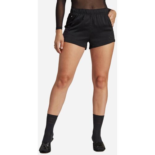 Adidas Ženske kratke hlače Essentials kratke hlače IC5291 Slike