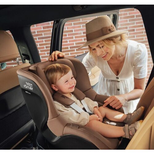 Britax Romer dječja autosjedalica dualfix&amp;trade; 5z 360&amp;deg; i-size (61-105 cm) lux warm caramel Slike