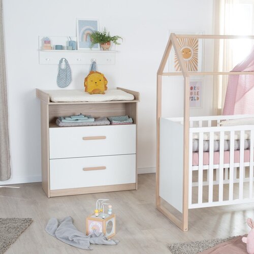 Roba Bela/naravna otro&amp;scaron;ka komoda v hrastovem dekorju s previjalnim pultom 88x98x75 cm Cabane &amp;ndash; Slike