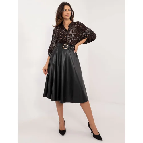 Fashionhunters Black midi skirt made of eco-leather with a belt