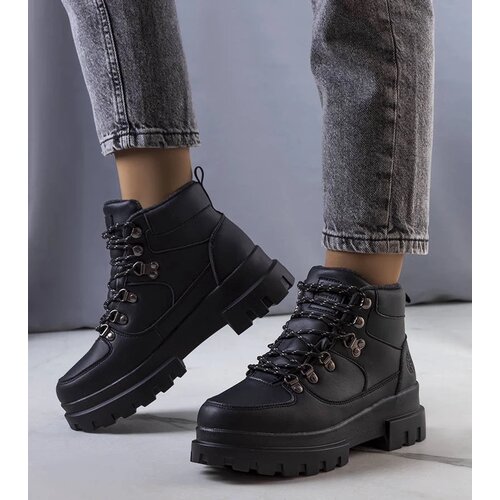 D/CEO Black patent leather insulated boots Campi Cene