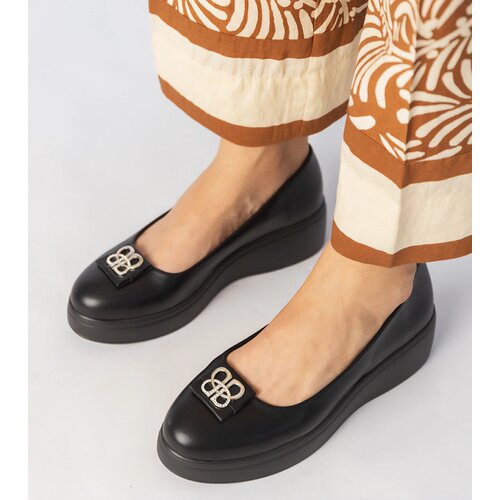 Gemre Black platform shoes with rhinestone decoration Patos Cene