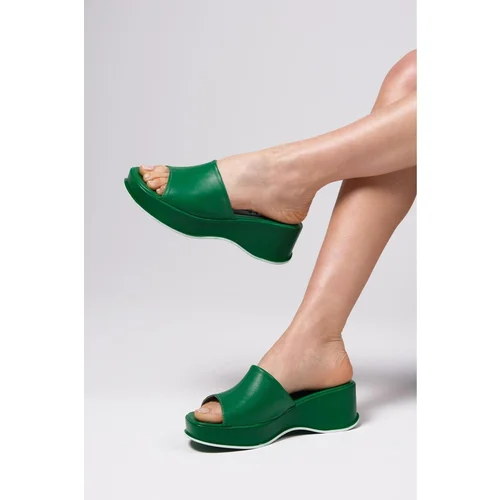 Mio Gusto Alba Green Color Thick Soled Women's Slippers