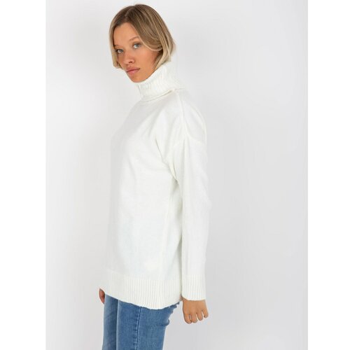 Fashion Hunters White plain turtleneck sweater in a loose cut RUE PARIS Slike