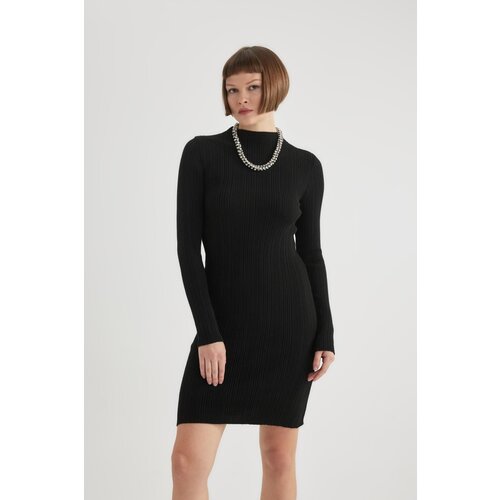 Defacto fitted Long Sleeve Dress Cene