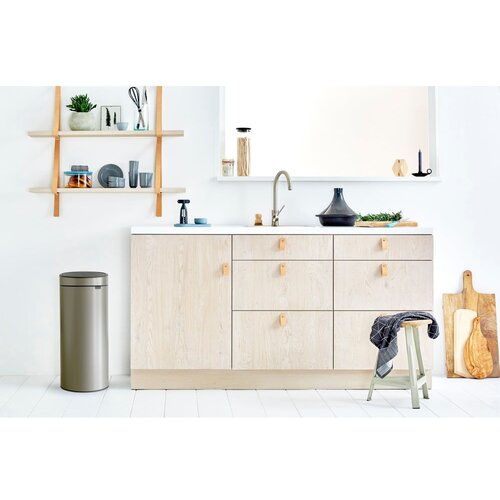 Brabantia Ko&amp;scaron; za smeti na dotik 30 L s plastičnim vložkom - platina Slike