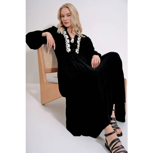 Trend Alaçatı Stili Women's Black Big Collar Robe Buttoned Tiered Flounce Embroidered Balloon Sleeve Woven Dress