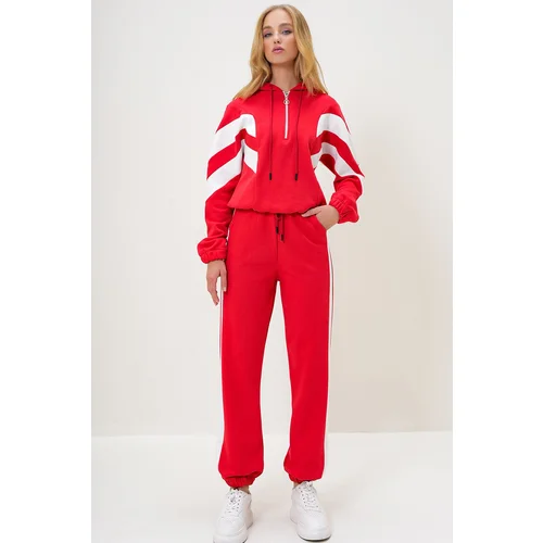 Trend Alaçatı Stili Women's Red Hooded Half Zippered Sweatshirt and Elastic Leg Tracksuit Set