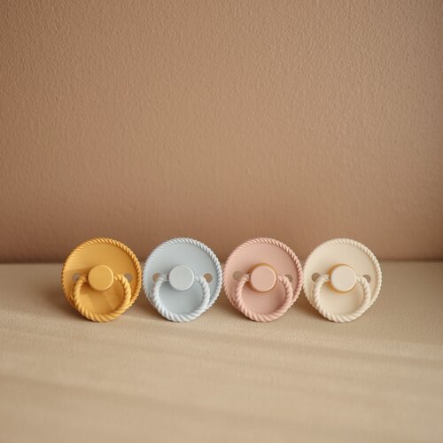 FRIGG&amp;reg; tolažilna duda rope silicone blush &amp;amp; cream Slike