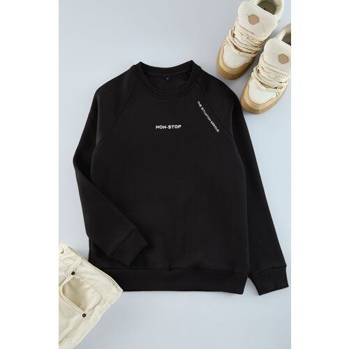 Trendyol Black Regular/Normal Cut Raglan Sleeve Text Printed Sweatshirt Cene