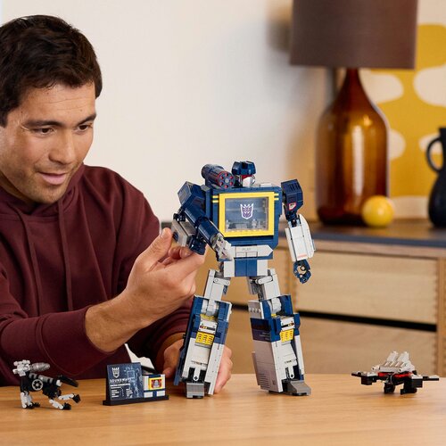 Lego Icons - Transformers: Soundwave (10358) Slike