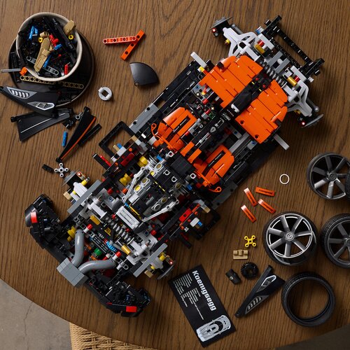 Lego Technic - Megaautomobil Koenigsegg Sadair&amp;#039;s Spear (42232) Slike