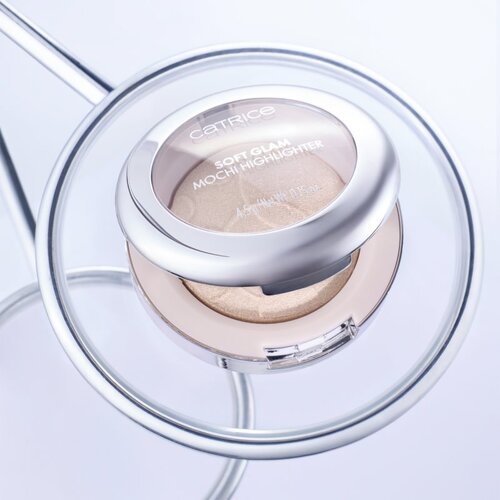 Catrice soft glam mochi highlighter nijansa C010 moonbeam 4.5 g Slike