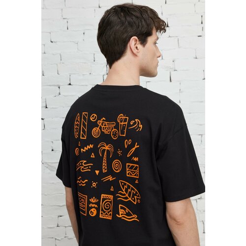 AC&Co / Altınyıldız Classics Men's Black Boxy Fit Crew Neck 100% Cotton Printed T-Shirt. Slike