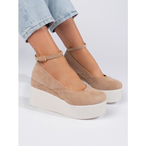 Shelvt Beige wedge pumps Cene
