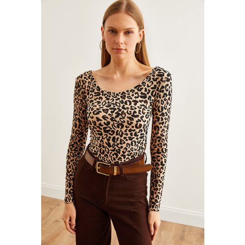 Olalook Women's Leopard Beige Wide Collar Camisole Blouse Slike