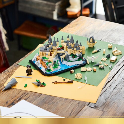 Lego LEGO&amp;reg; Harry Potter&amp;trade; - Mini Grad Bradavičarka (40975) Slike