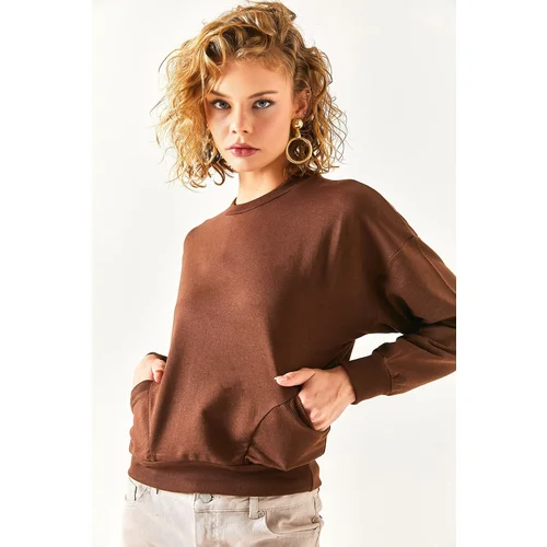 Olalook Women's Bitter Coffee Pocket Detailed Soft Textured Sweatshirt