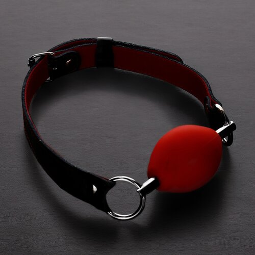 Triune Oval Silicone Ball Gag Red Slike