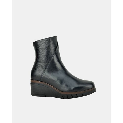 Paula Urban Mestni &amp;scaron;kornji 10 1140 Črna Slike
