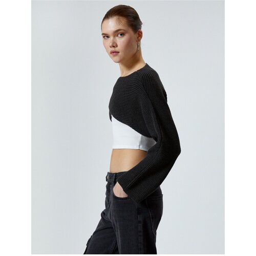 Koton Knitwear Crop Sweater Asymmetric Fit Long Sleeve Round Neck Cene