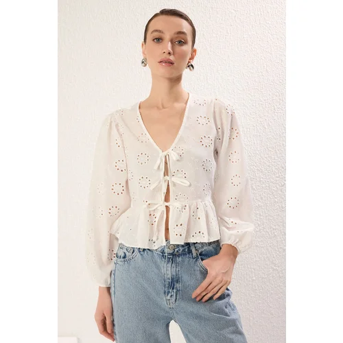 Trendyol White Embroidery Fabric Binding Detailed Regular Regular Pattern Woven Shirt