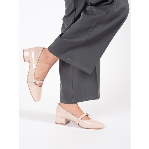 SEASTAR Beige patent pumps with buckle Cene
