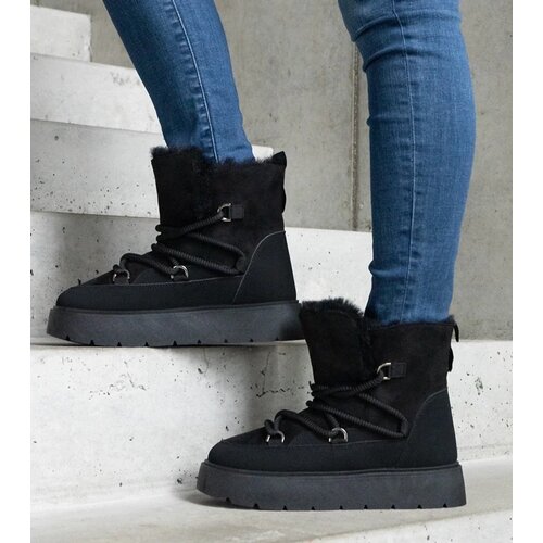  Black platform snow boots insulated with fur Andra Slike