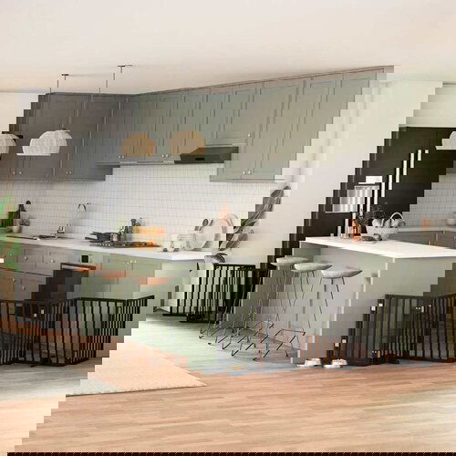 vidaXL Ograda za pse z vrati zložljiva 9 panelov črna 450 cm les Cene