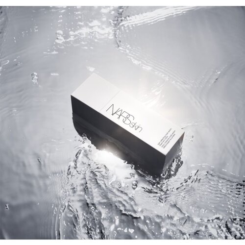 Nars Skin Light Reflecting Treatment sijoča nega 200 ml Slike