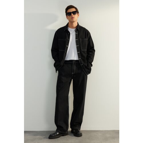 Trendyol Limited Edition Men&amp;#039;s Black Wide Cut Denim Jeans with Contrast Stitching. Slike
