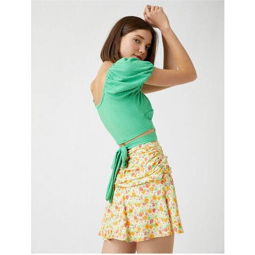 Koton Crop T-Shirt with Criss-cross Detail V-Neck Slike