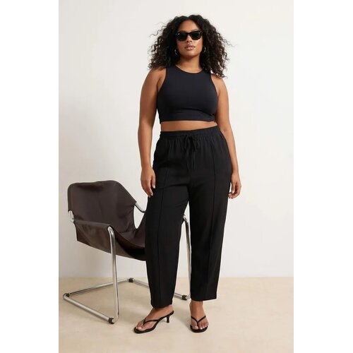 Trendyol Ženske pantalone TBBSS26AR00005, Crne Slike