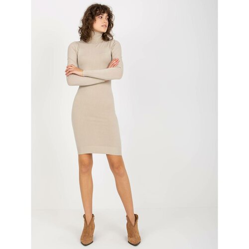 Fashion Hunters Light beige smooth dress fitted with a turtleneck Slike