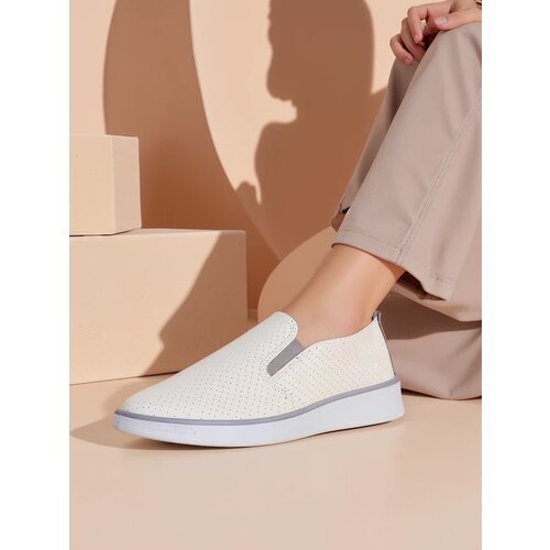 Resti Women's perforated sports shoes Musio Cene