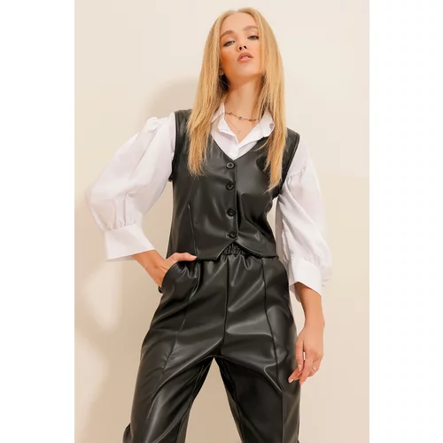 Trend Alaçatı Stili Women's Black V-Neck Buttoned Faux Leather Vest