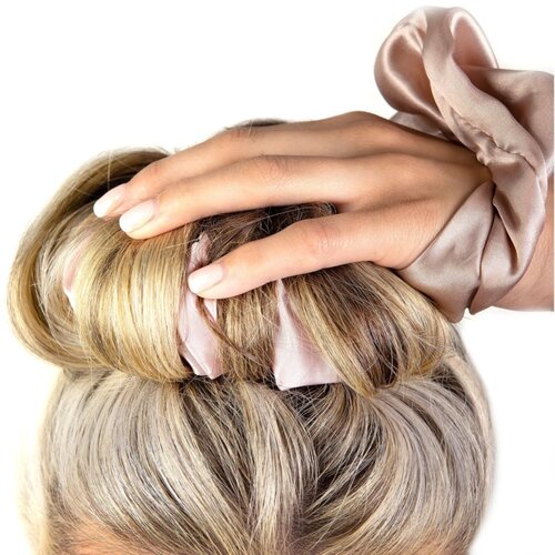 Brushworks Heatless Curling Scrunchie gumica za uvijanje kose 1 kom Slike