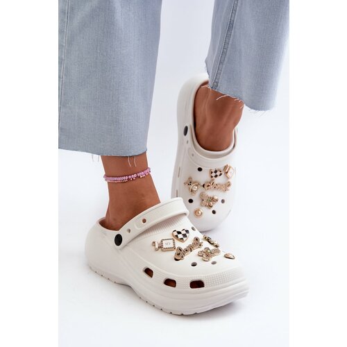 Kesi Women's lightweight foam slippers with thick sole and studs, white Effiora Cene