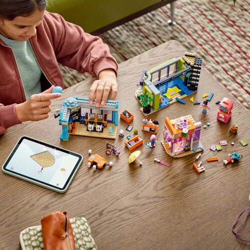 Lego LEGO&amp;reg; Friends - Trgovina s stripi in igrami (42674) Slike