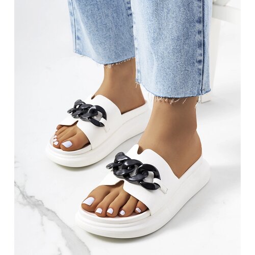 Gemre White flip-flops with Levy chain Cene