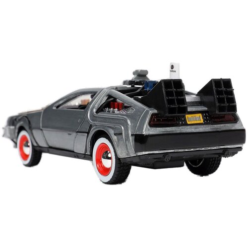  Replika DeLorean Time Machine - Back to the Future III, 1:32 Slike