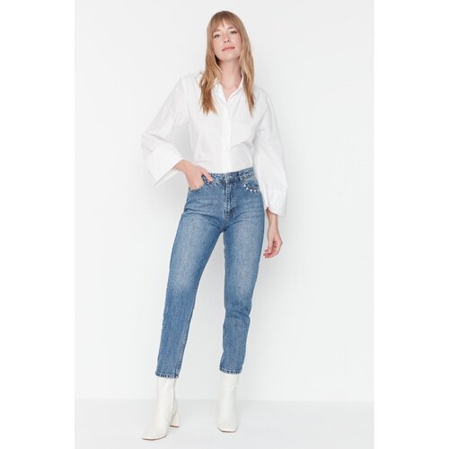 Trendyol Dark Blue Embroidery Detailed High Waist Mom Jeans Slike