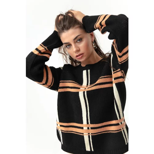 Lafaba Women's Black Crewneck Checkered Pattern Sweater