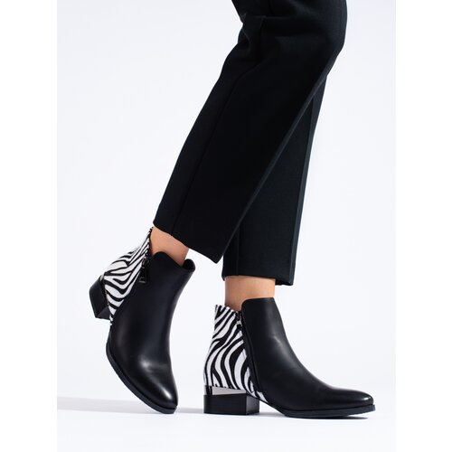 SHELOVET Women's black ankle boots with a zebra print Slike