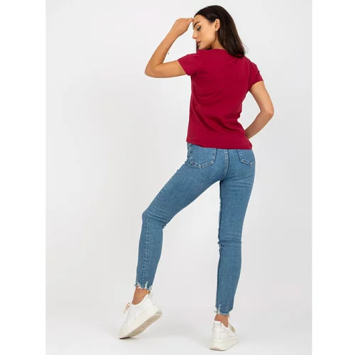 Fashion Hunters Basic maroon t-shirt with a round neckline