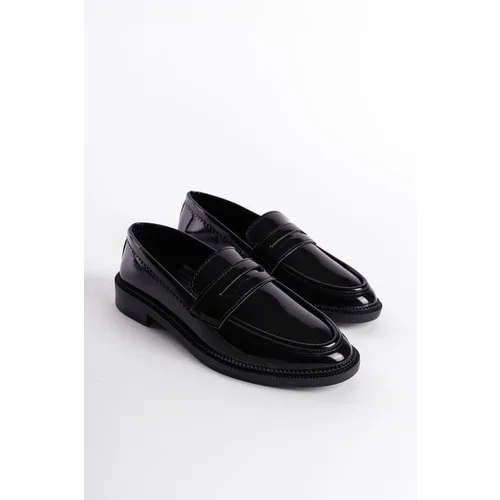 Capone Outfitters Loafer Shoes