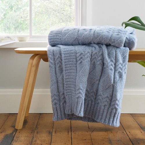 Bianca Modra pletena odeja 150x200 cm Cable Knit – Cene